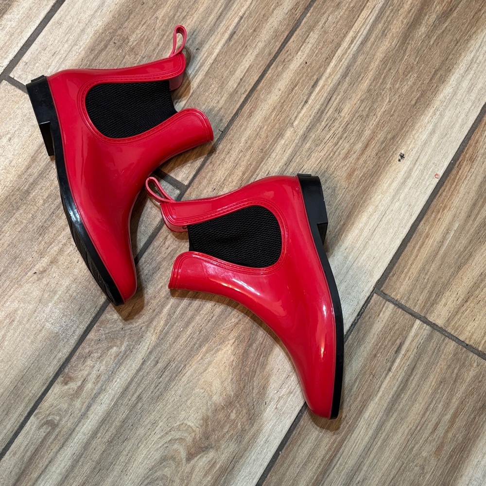 Seven7 Glossy Red and Black Women's Boots